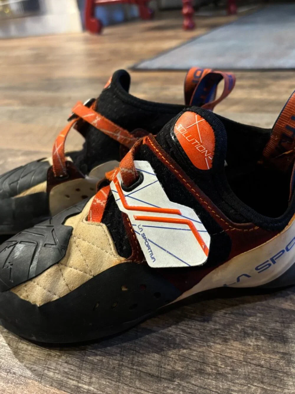 La Sportiva Solutions Climbing Shoes, EUR Size 37